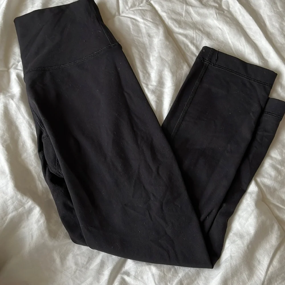 Lululemon Wunder Under 25” Legging, worn a few times